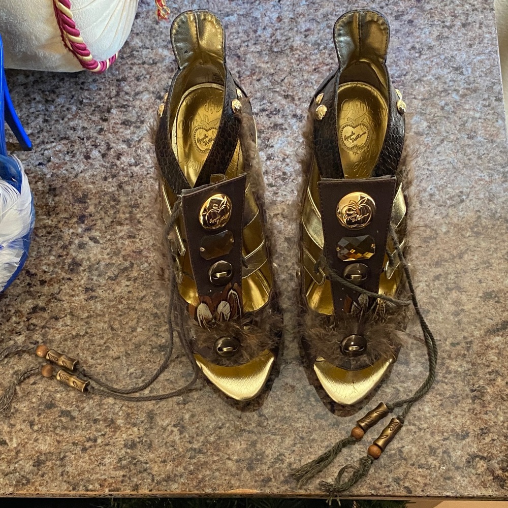 Apple Bottoms Gold and Brown Heels
